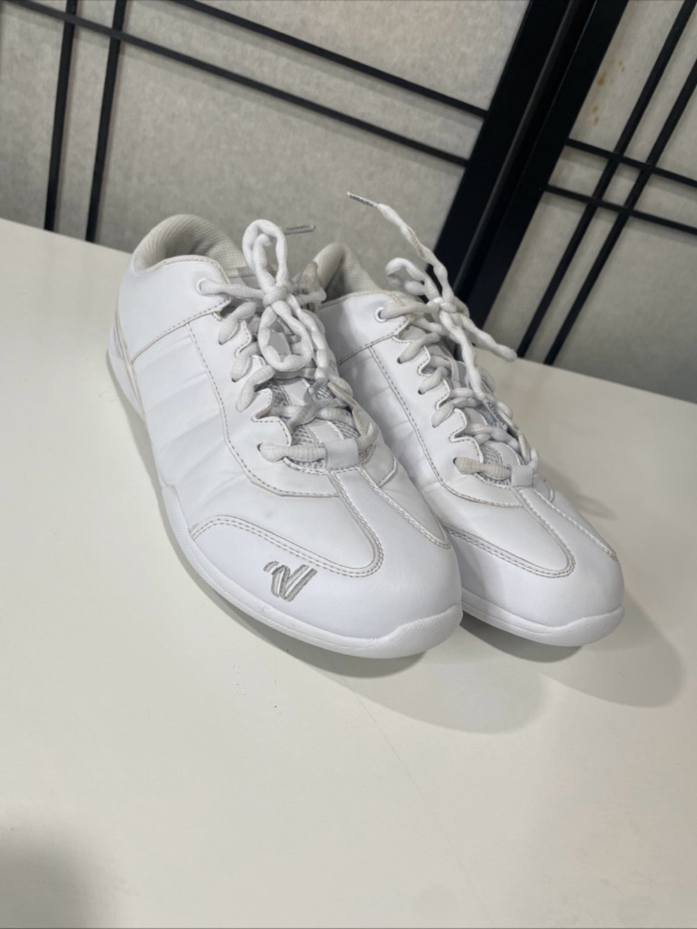 Varsity Cheerleader ll Shoes White Leather Size11 Women’s - Good Condition - Picture 2 of 10